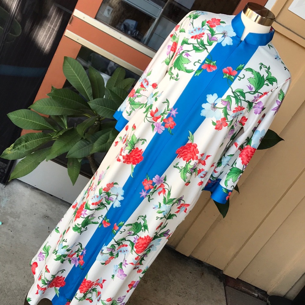 Vintage Evelyn Pearson Floral Robe